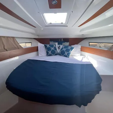 Botel Bella Storia Menton
